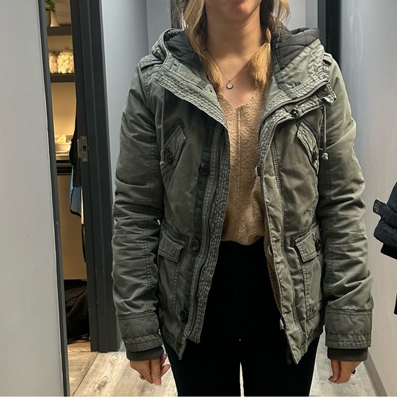 TNA Platoon jacket, Size S
Khakhi green - Picture 4 of 10